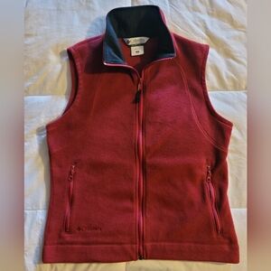 Columbia Womens Fleece Vest Burgandy lightly used size Medium